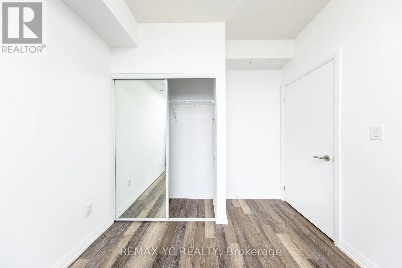 2110 - 75 CANTERBURY PLACE