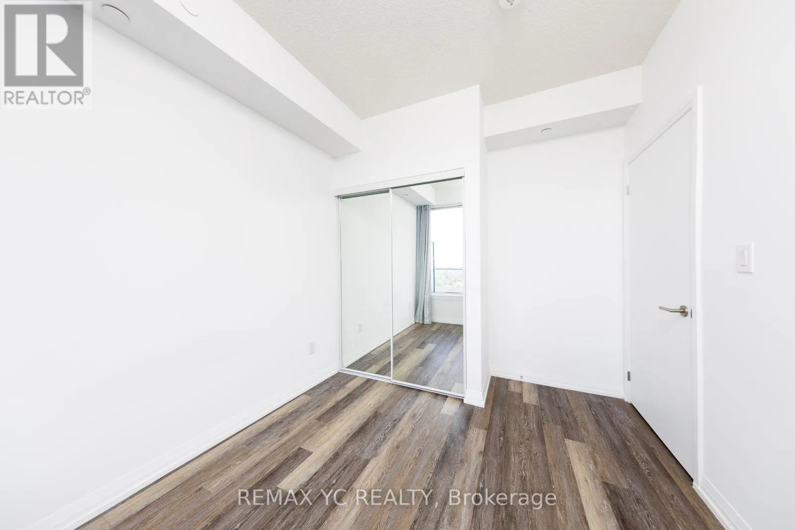 2110 - 75 CANTERBURY PLACE