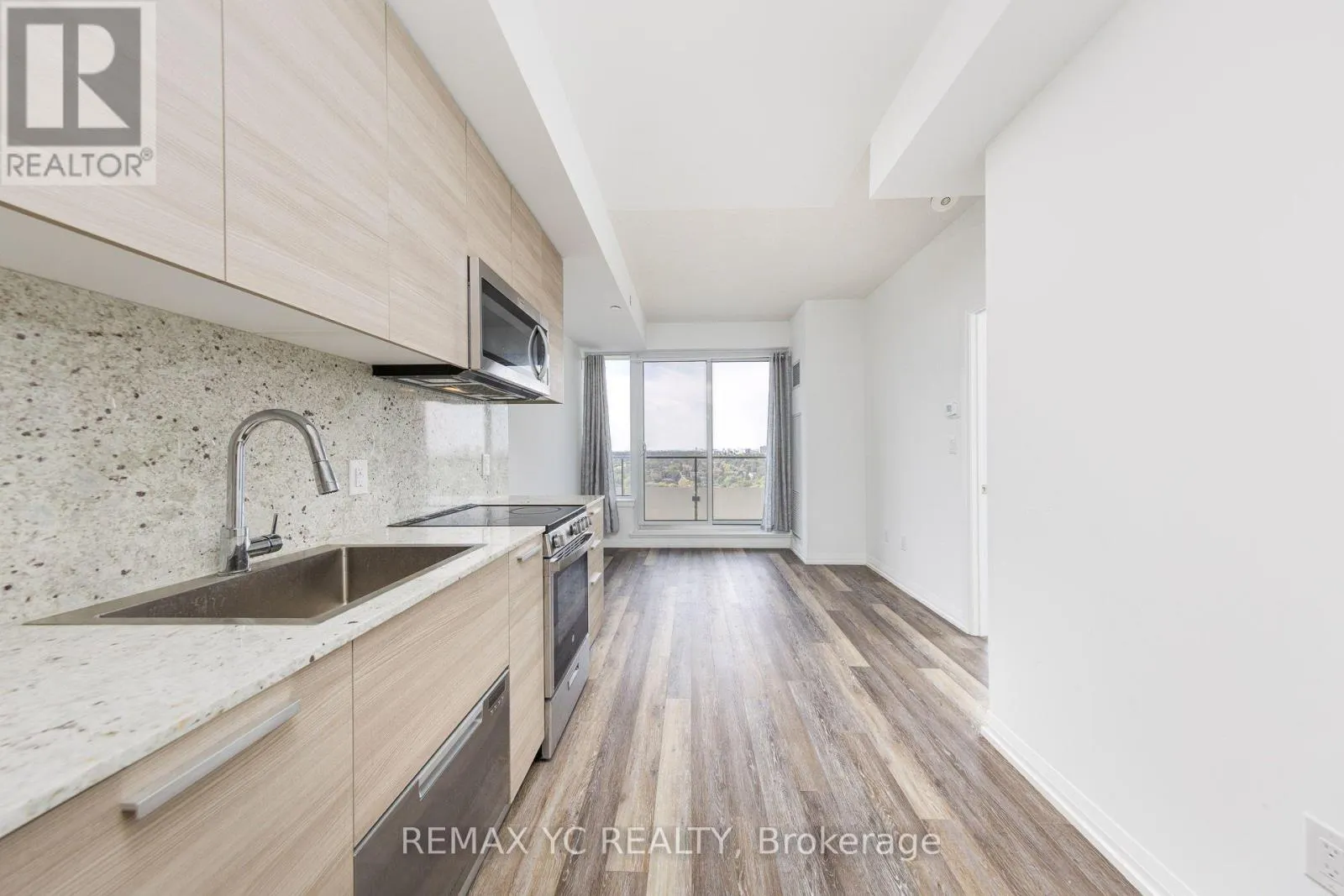 2110 - 75 CANTERBURY PLACE