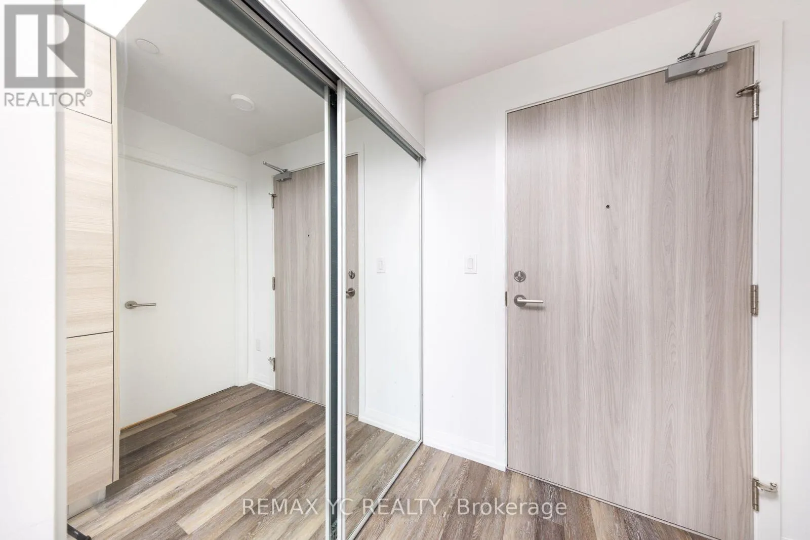 2110 - 75 CANTERBURY PLACE