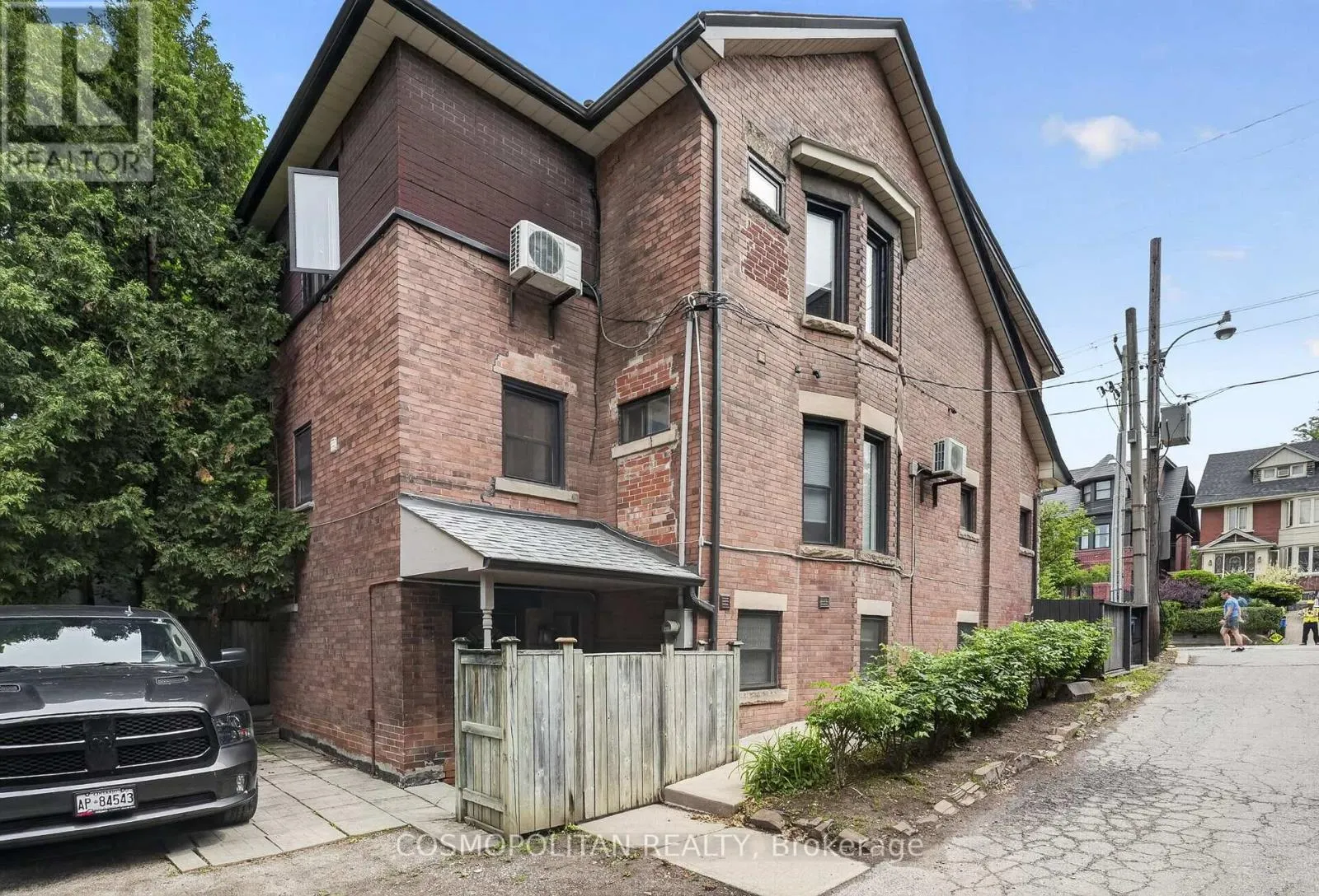 380 SPADINA ROAD