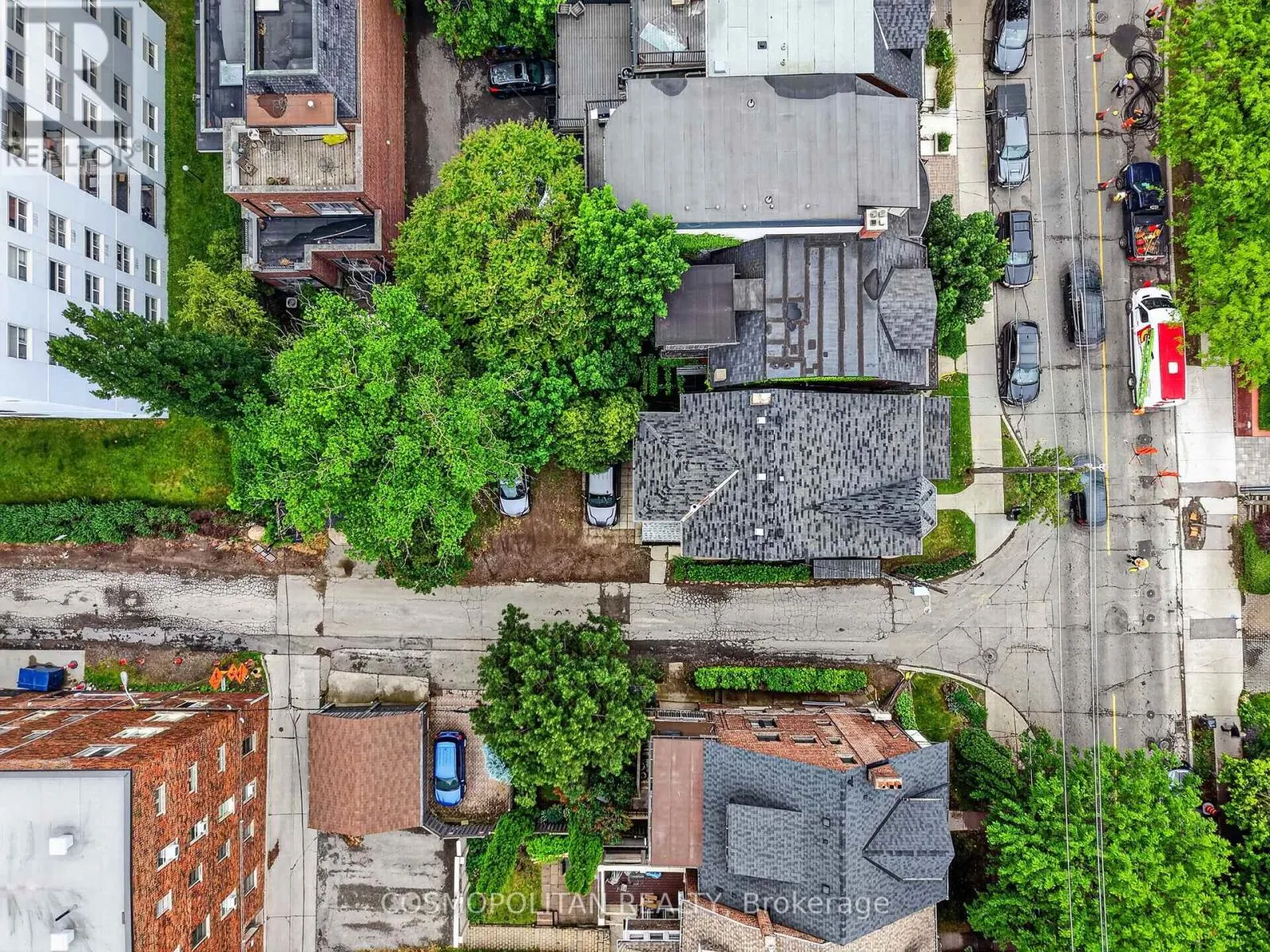 380 SPADINA ROAD