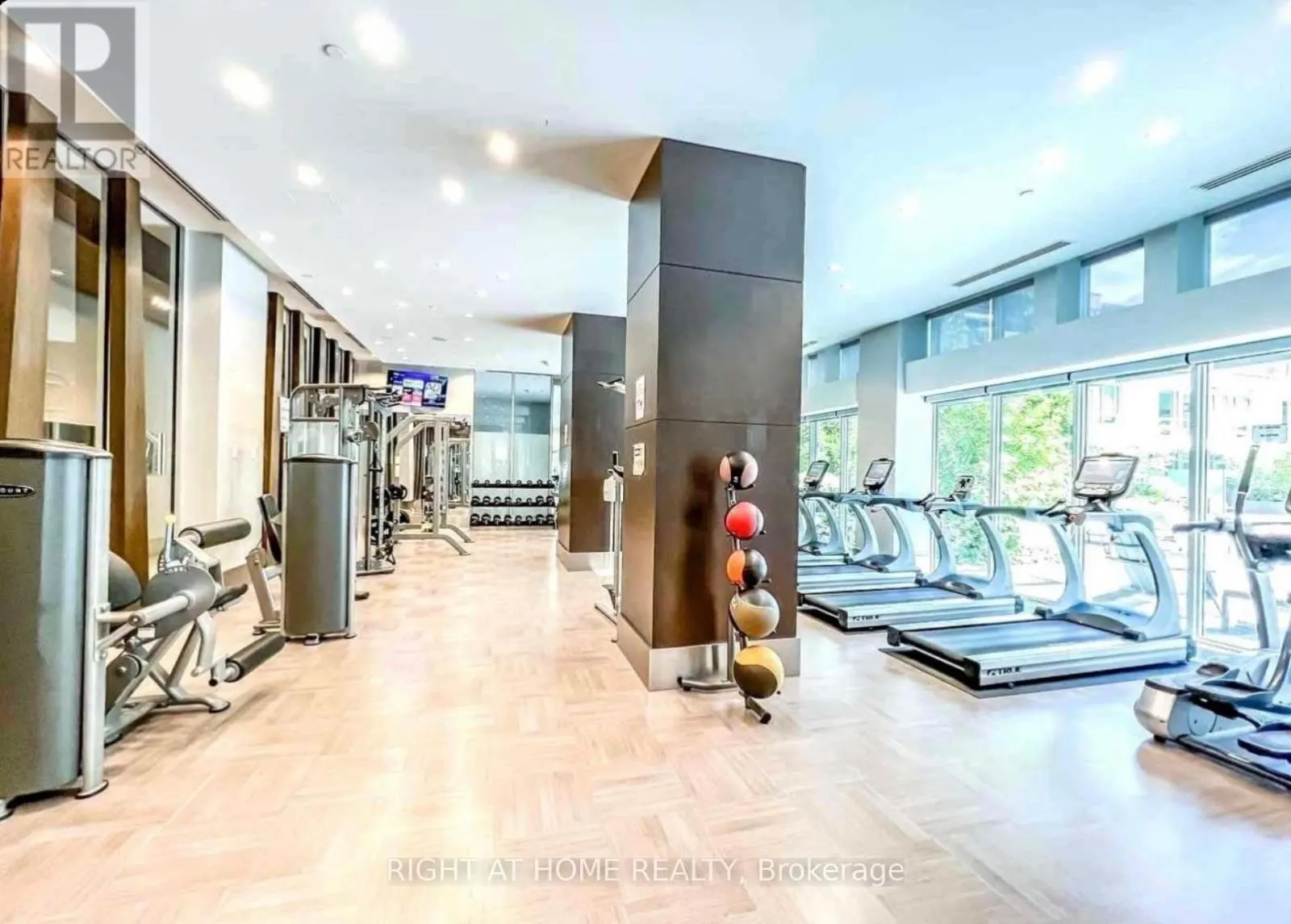 409 - 88 SHEPPARD AVENUE E