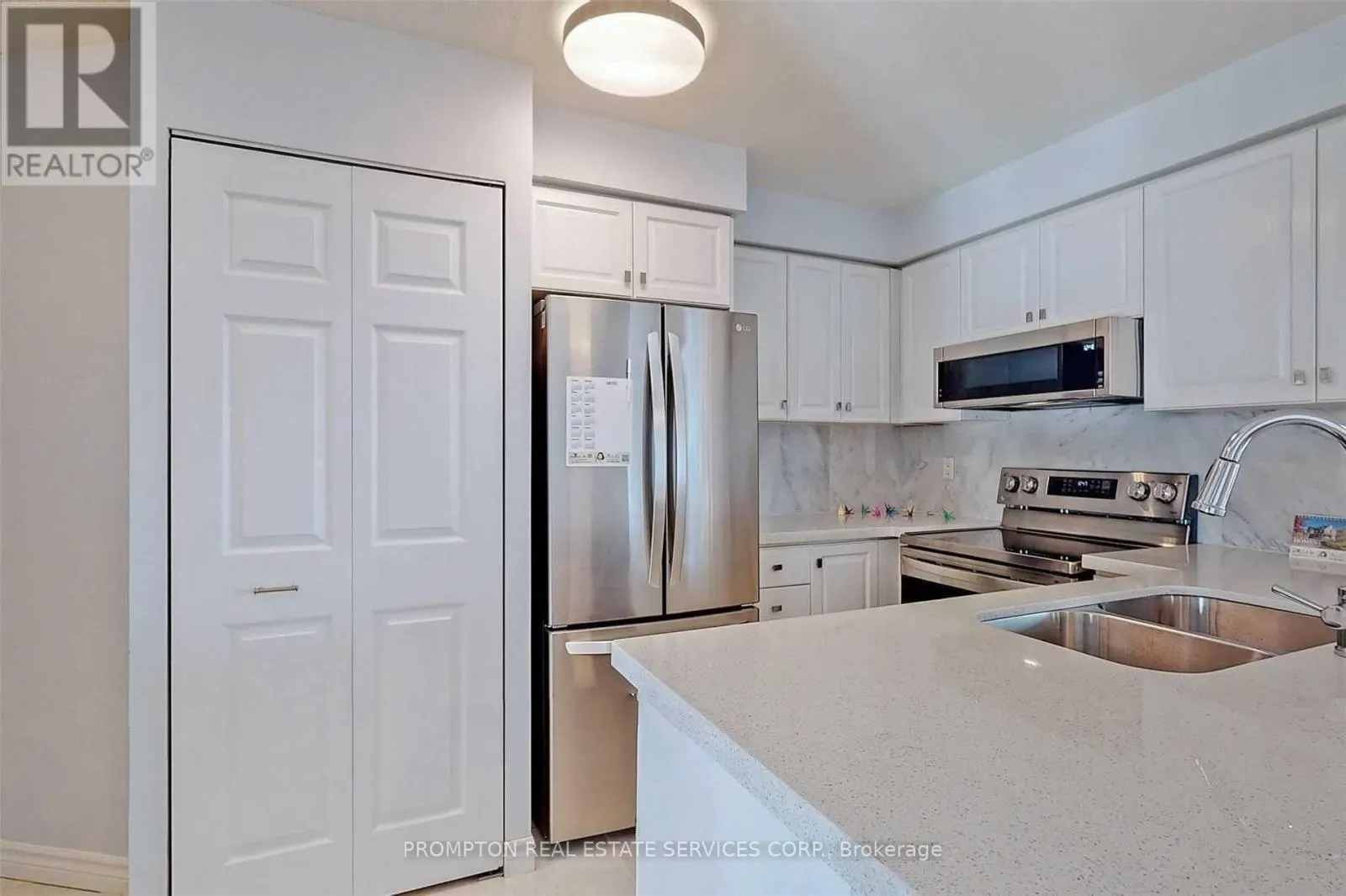 2205 - 7 LORRAINE DRIVE