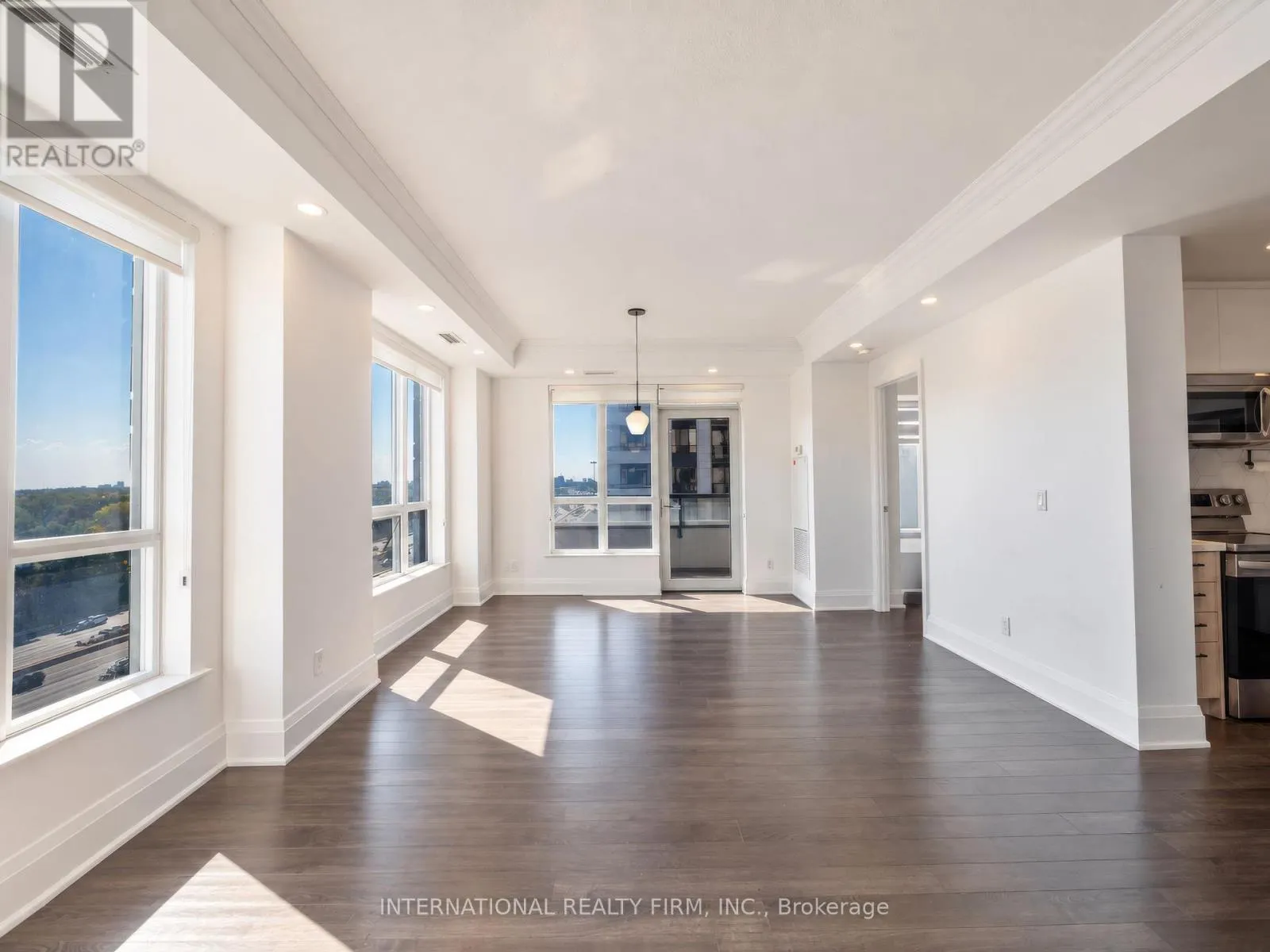 925 - 100 HARRISON GARDEN BOULEVARD