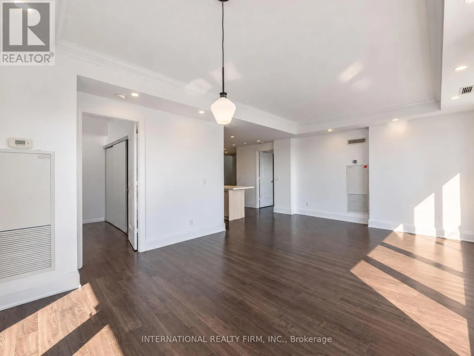 925 - 100 HARRISON GARDEN BOULEVARD