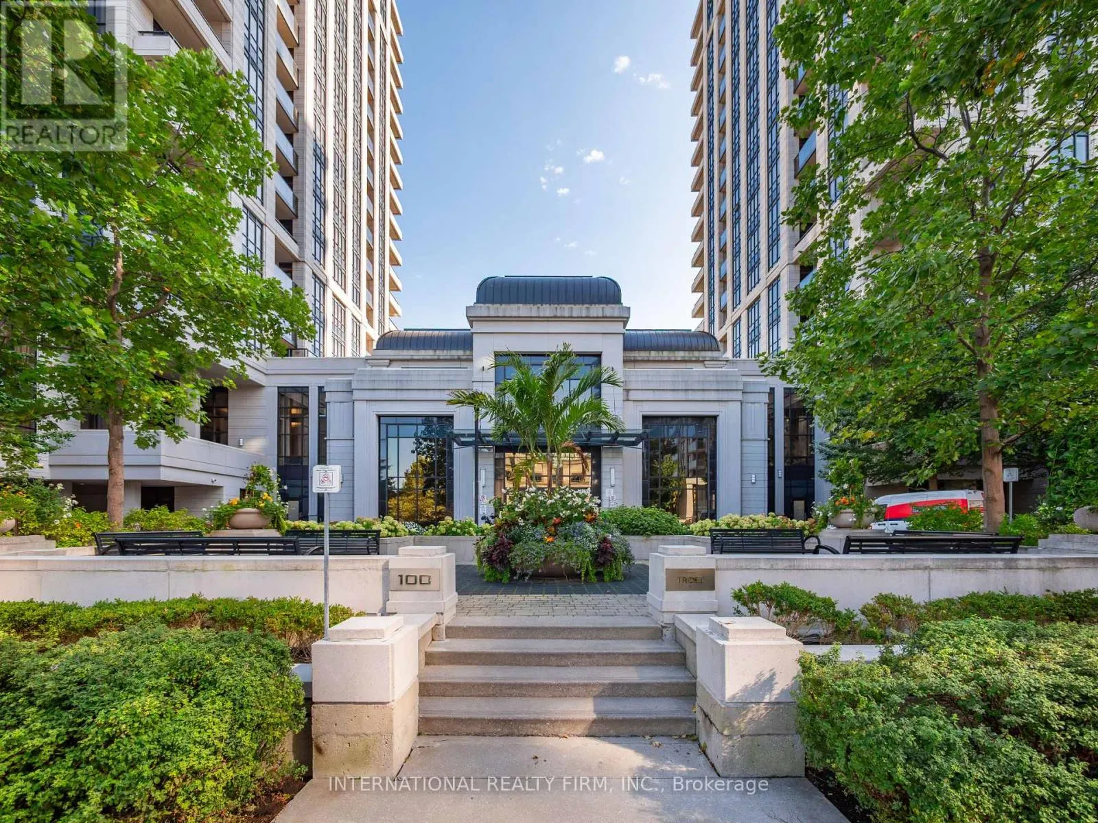925 - 100 HARRISON GARDEN BOULEVARD