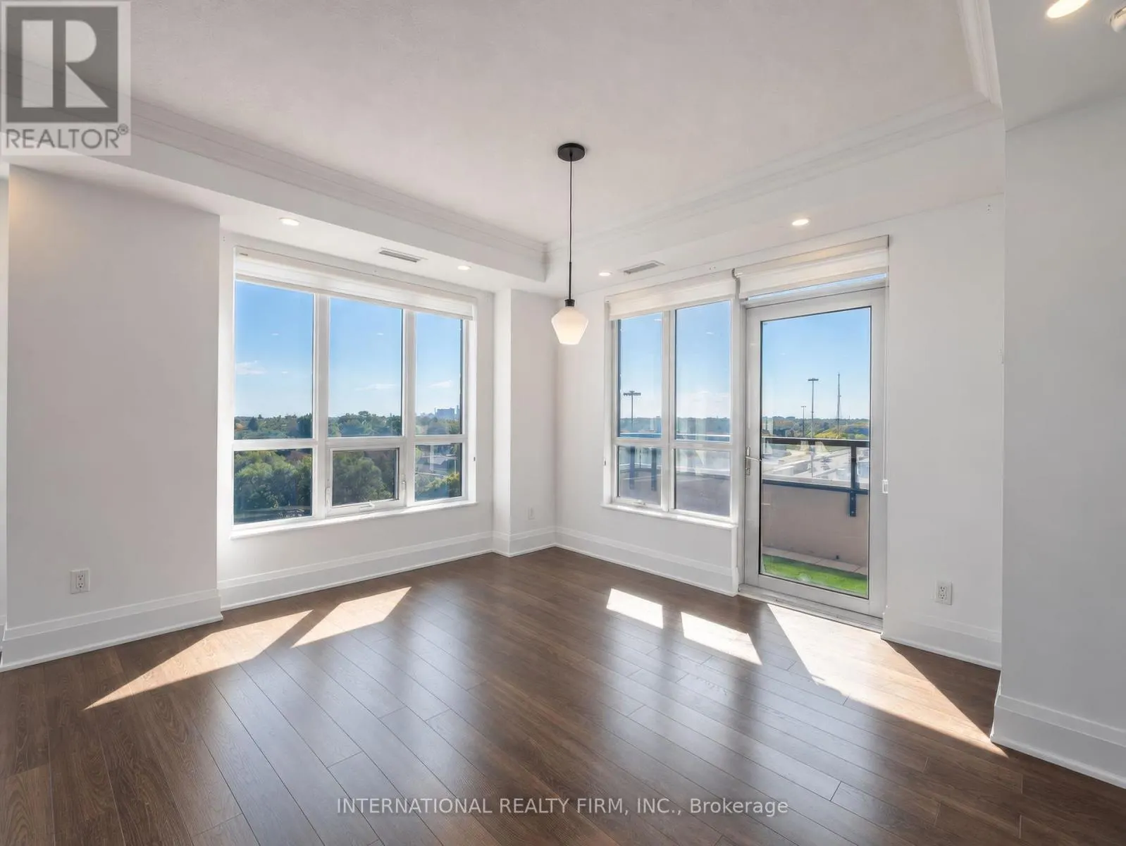 925 - 100 HARRISON GARDEN BOULEVARD