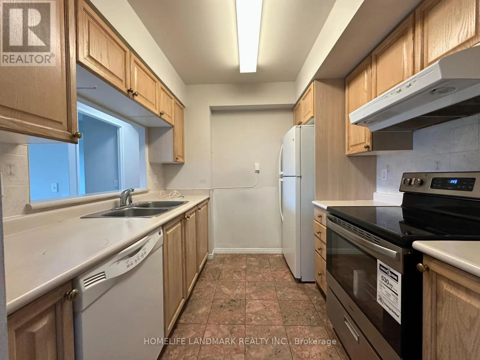 1011 - 238 DORIS AVENUE