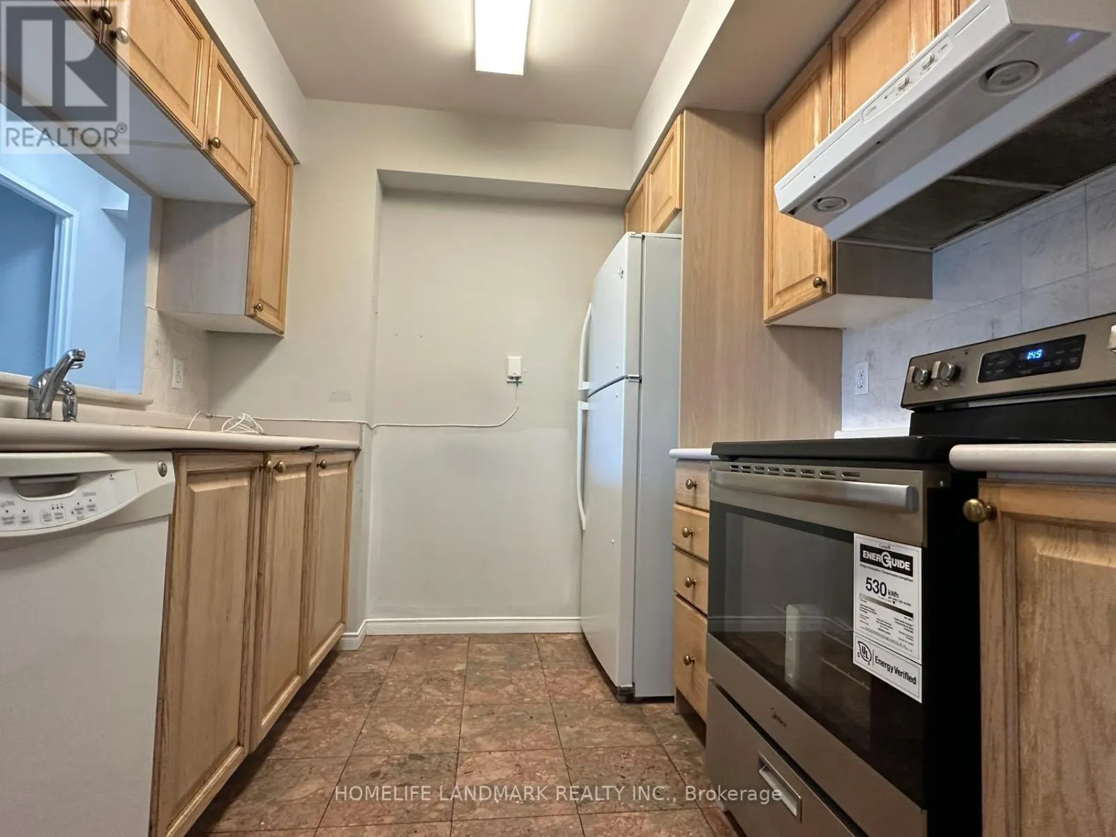 1011 - 238 DORIS AVENUE
