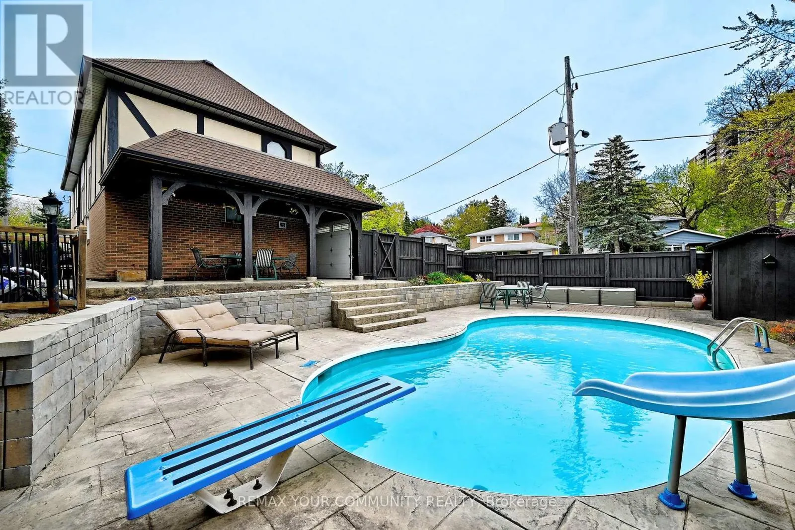 39 PRATTLEY DRIVE