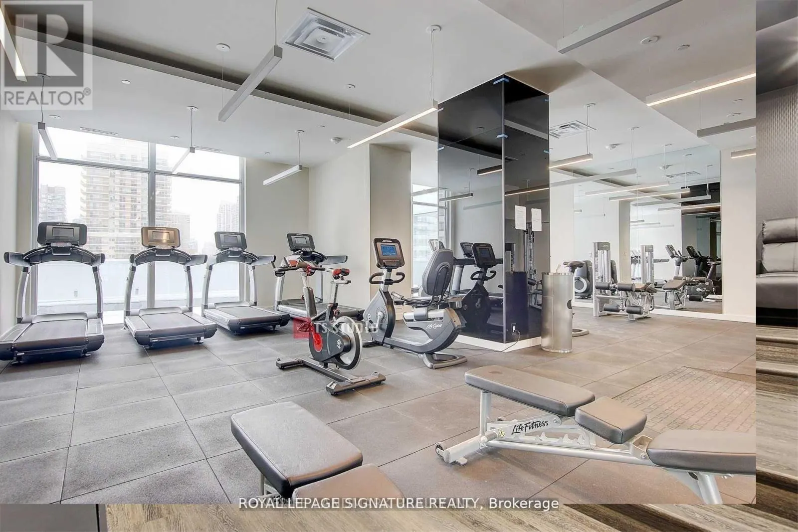 UPH03 - 5180 YONGE STREET