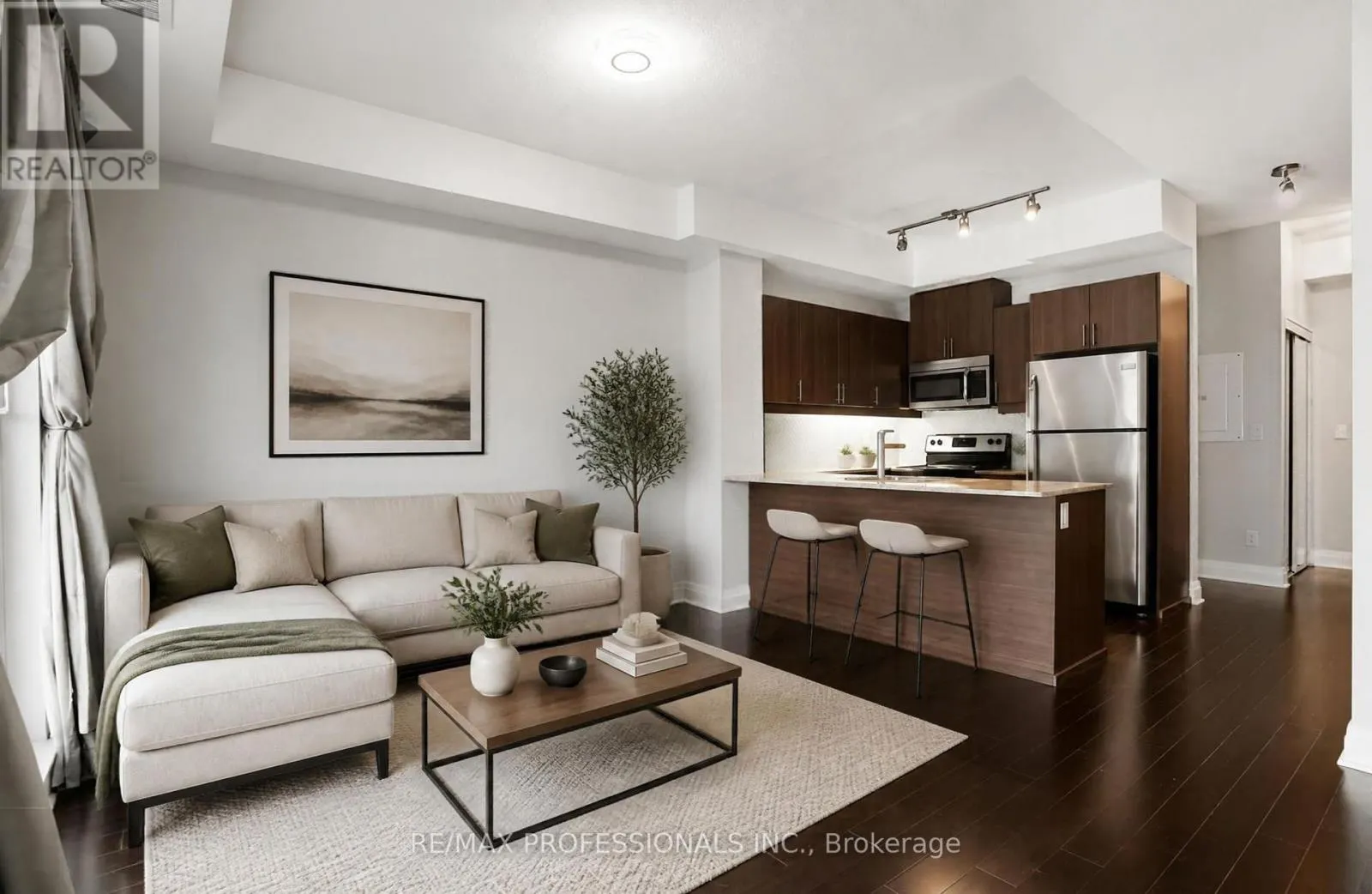 417 - 17 KENASTON GARDENS