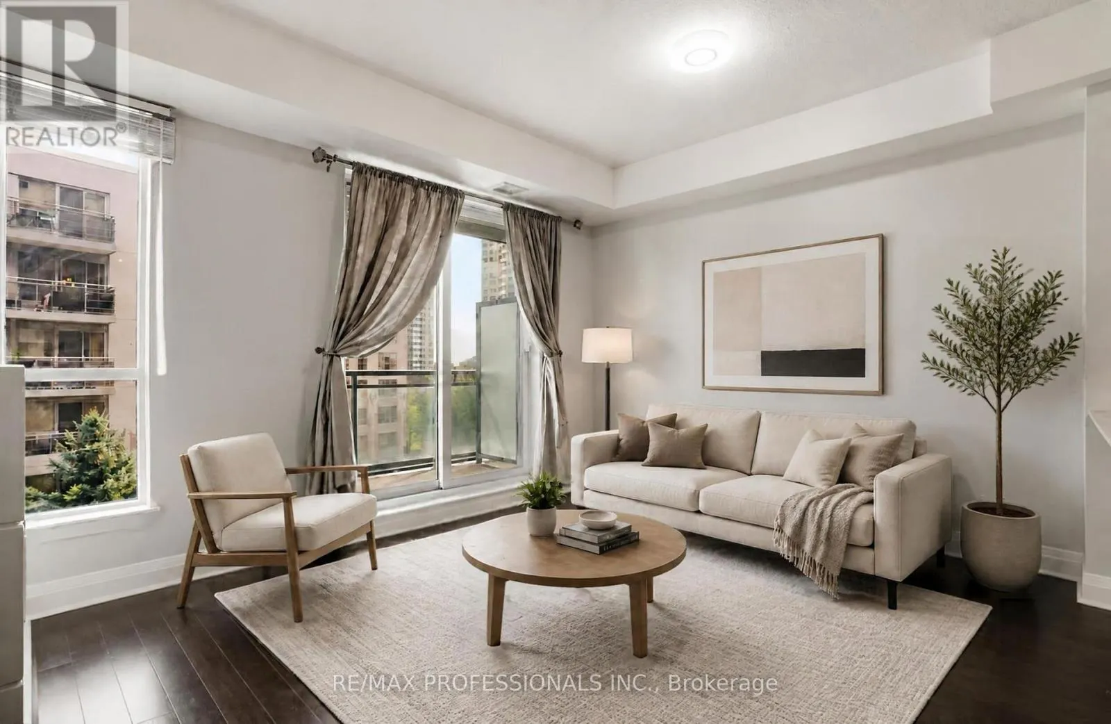 417 - 17 KENASTON GARDENS