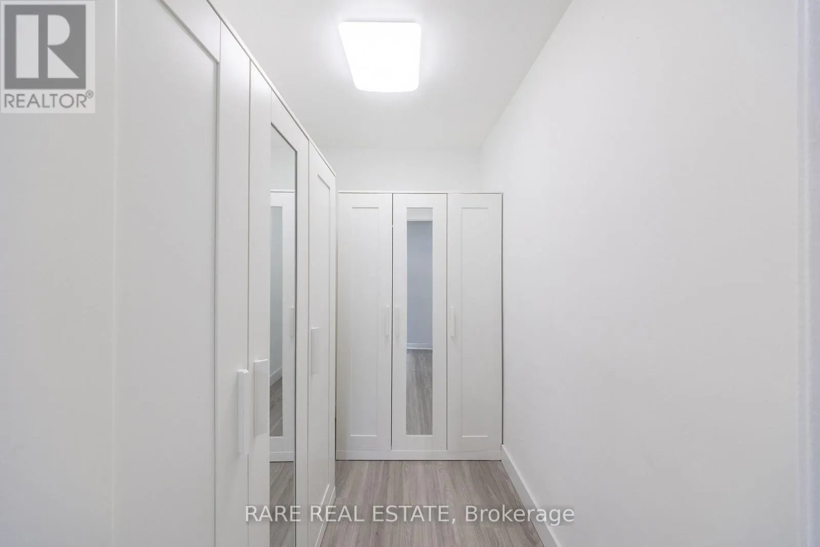 914 - 60 PAVANE LINKWAY