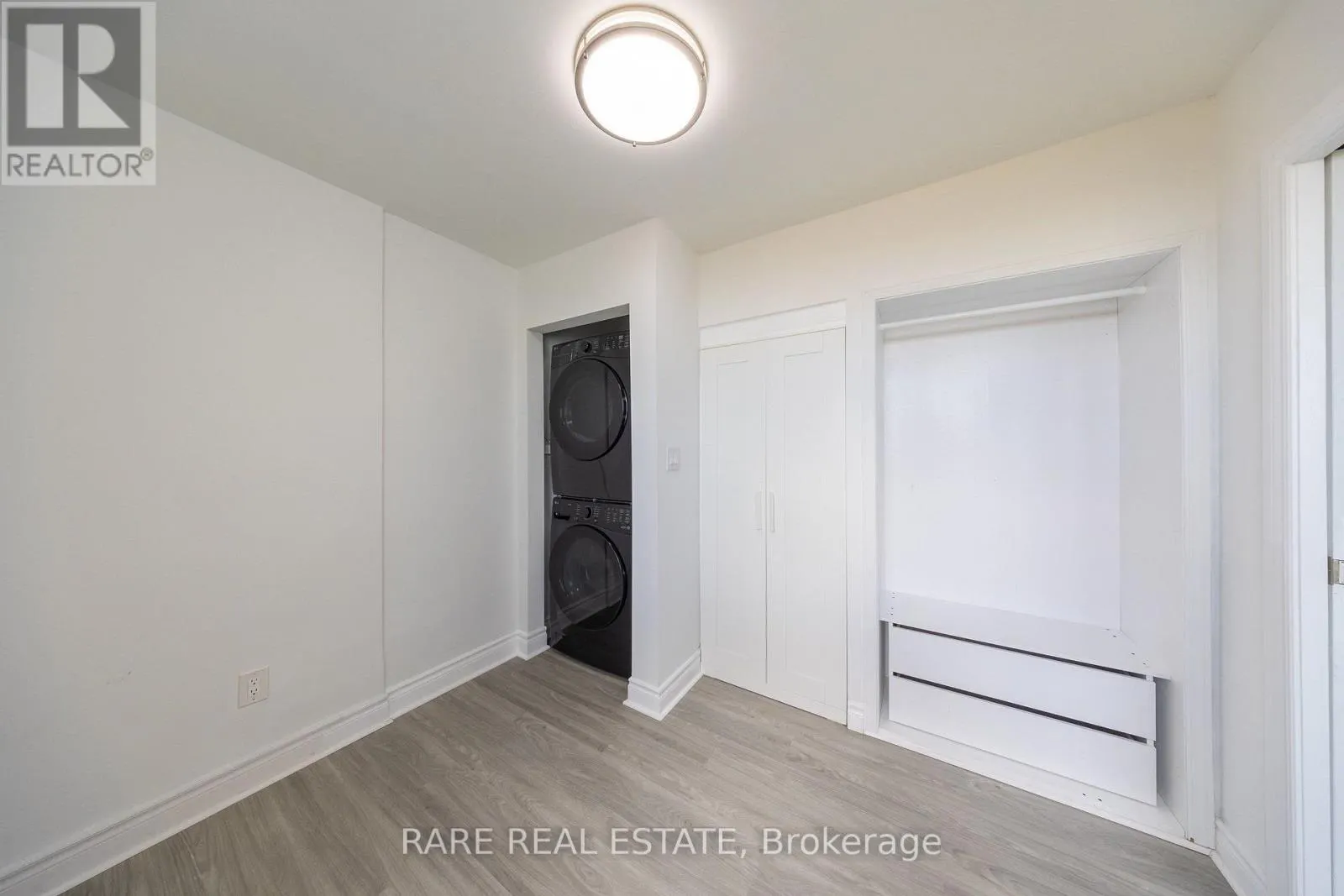 914 - 60 PAVANE LINKWAY