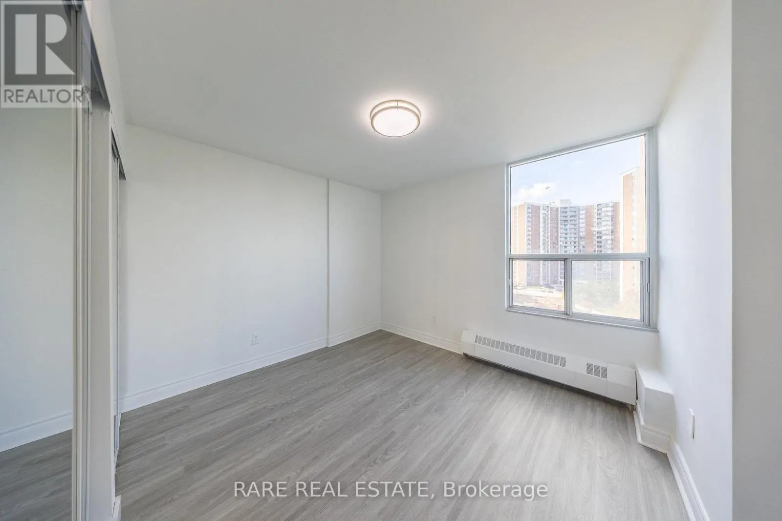 914 - 60 PAVANE LINKWAY