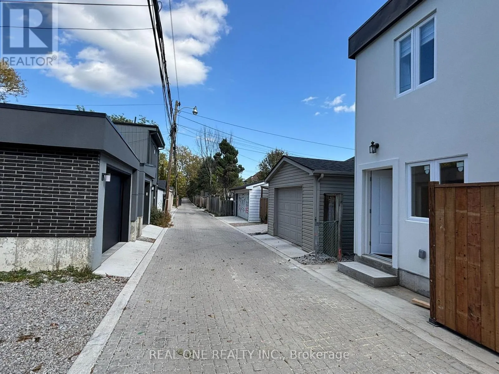 LANEWAY HOUSE - 90 DOUGLAS AVENUE