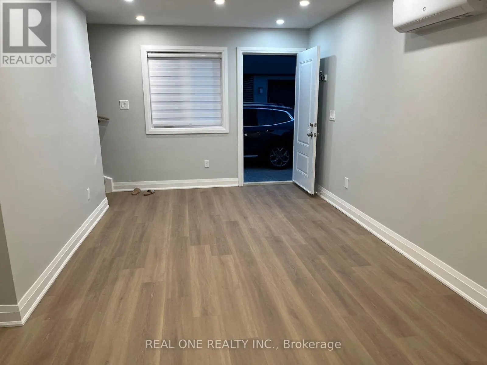 LANEWAY HOUSE - 90 DOUGLAS AVENUE