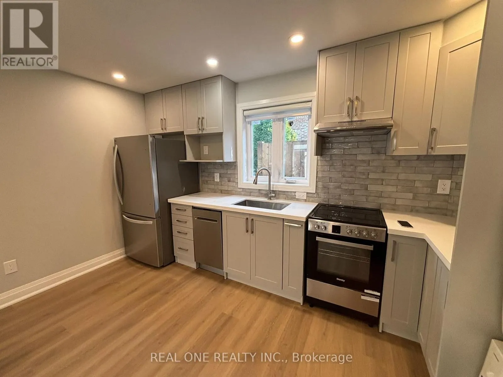 LANEWAY HOUSE - 90 DOUGLAS AVENUE