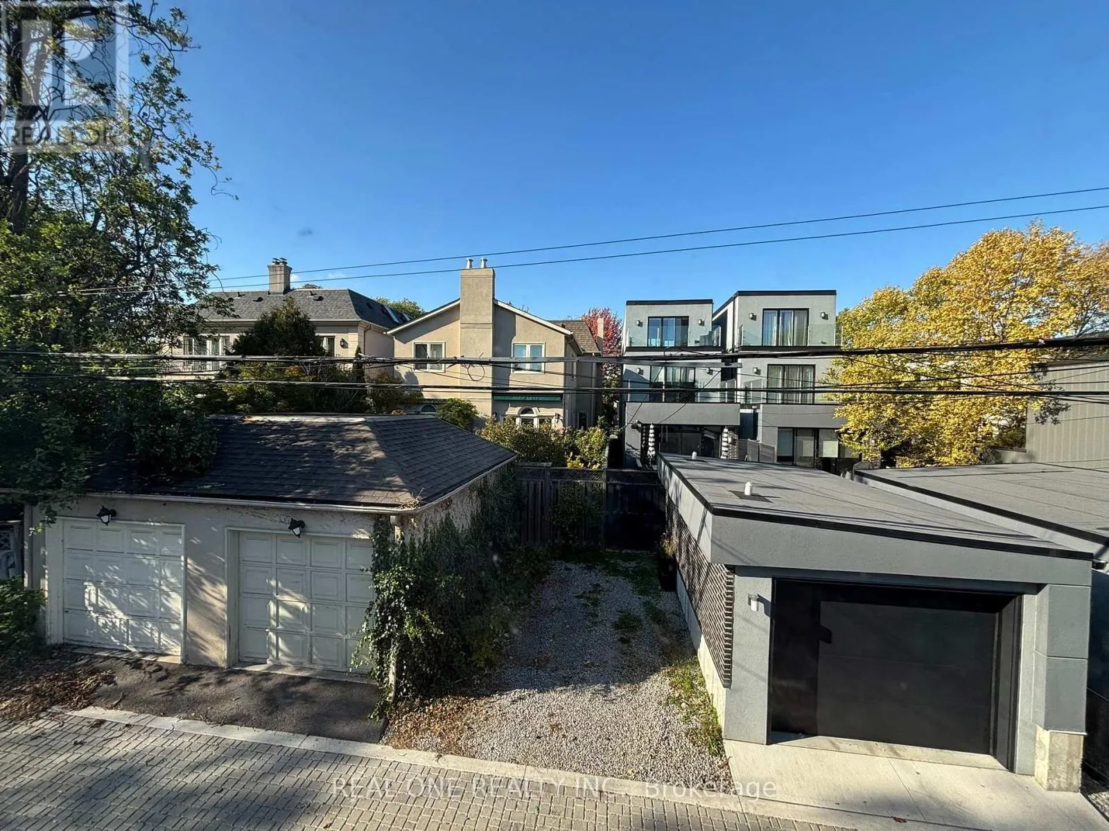 LANEWAY HOUSE - 90 DOUGLAS AVENUE