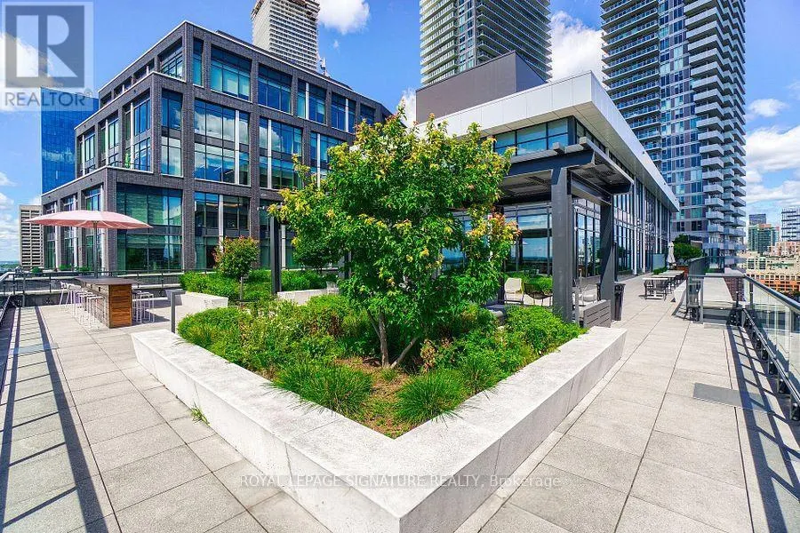 1314-1324 - 130 QUEENS QUAY E