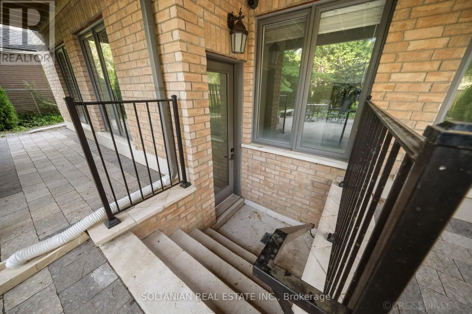 15 CALVIN AVENUE