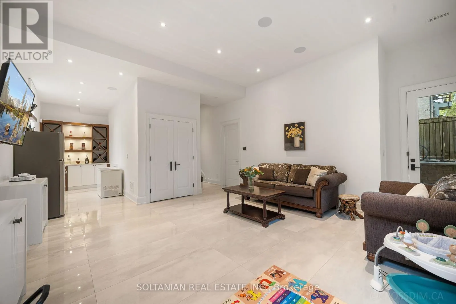 15 CALVIN AVENUE