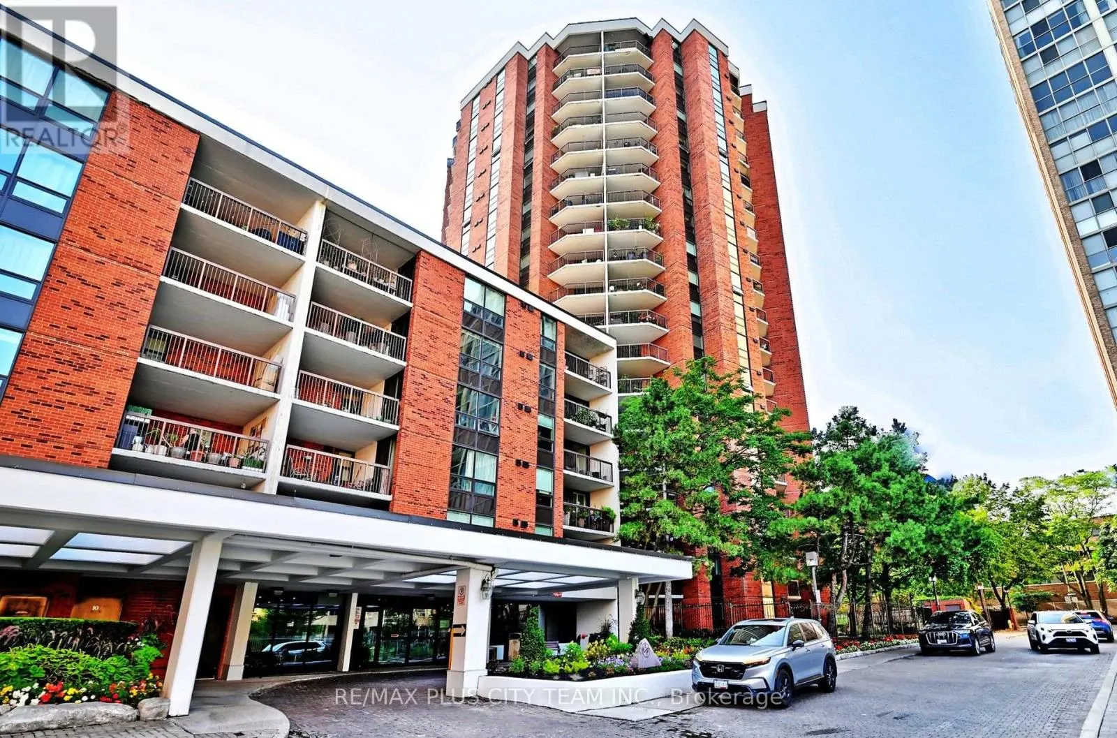 123 - 77 MAITLAND PLACE