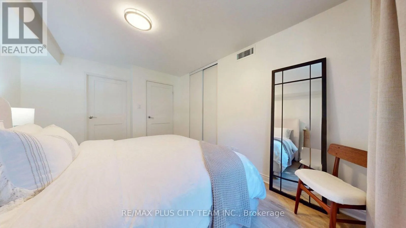 123 - 77 MAITLAND PLACE