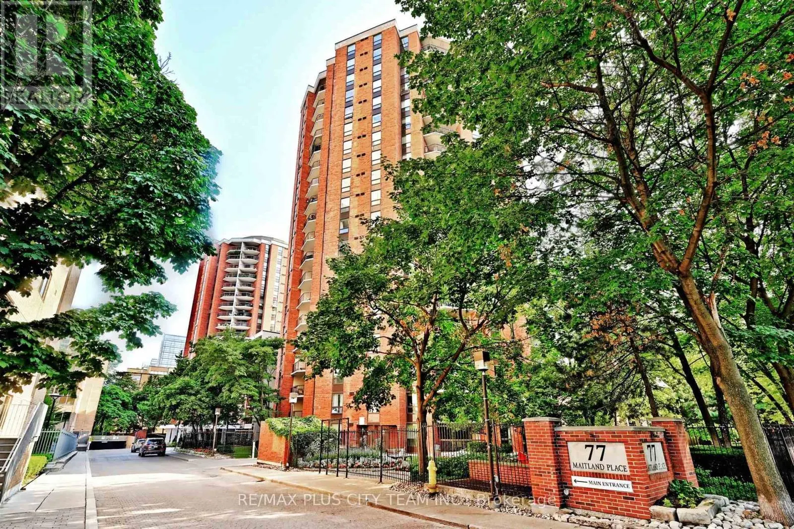 123 - 77 MAITLAND PLACE