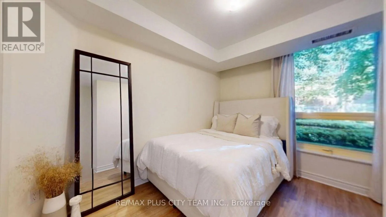 123 - 77 MAITLAND PLACE