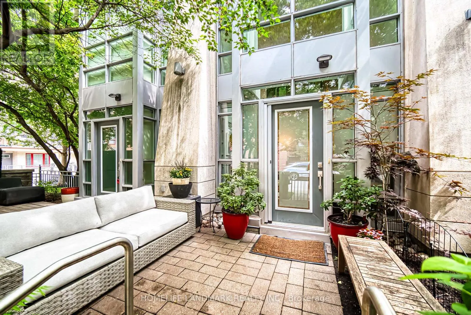 L101 - 150 HOMEWOOD AVENUE
