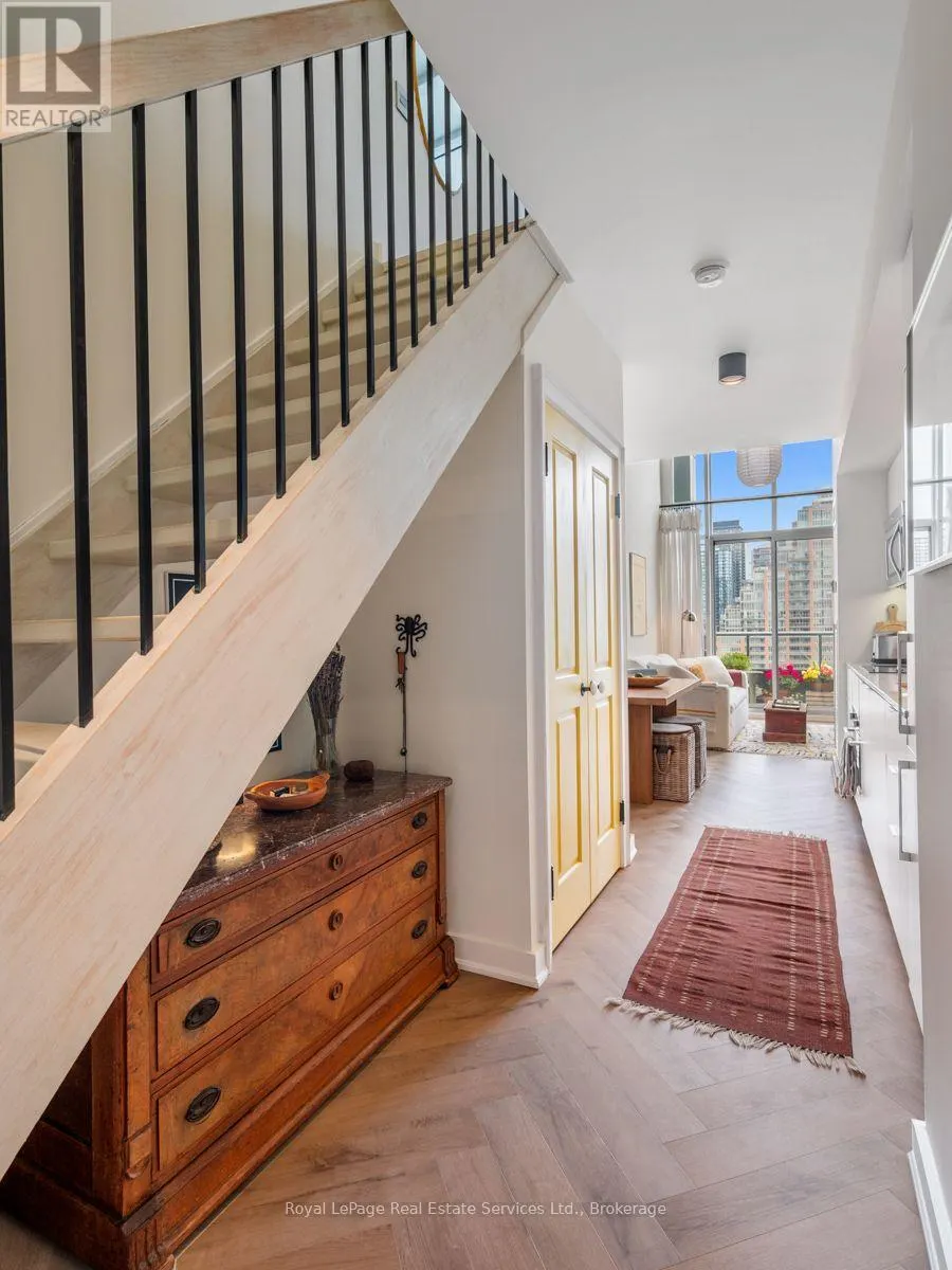 729 - 5 HANNA AVENUE #729