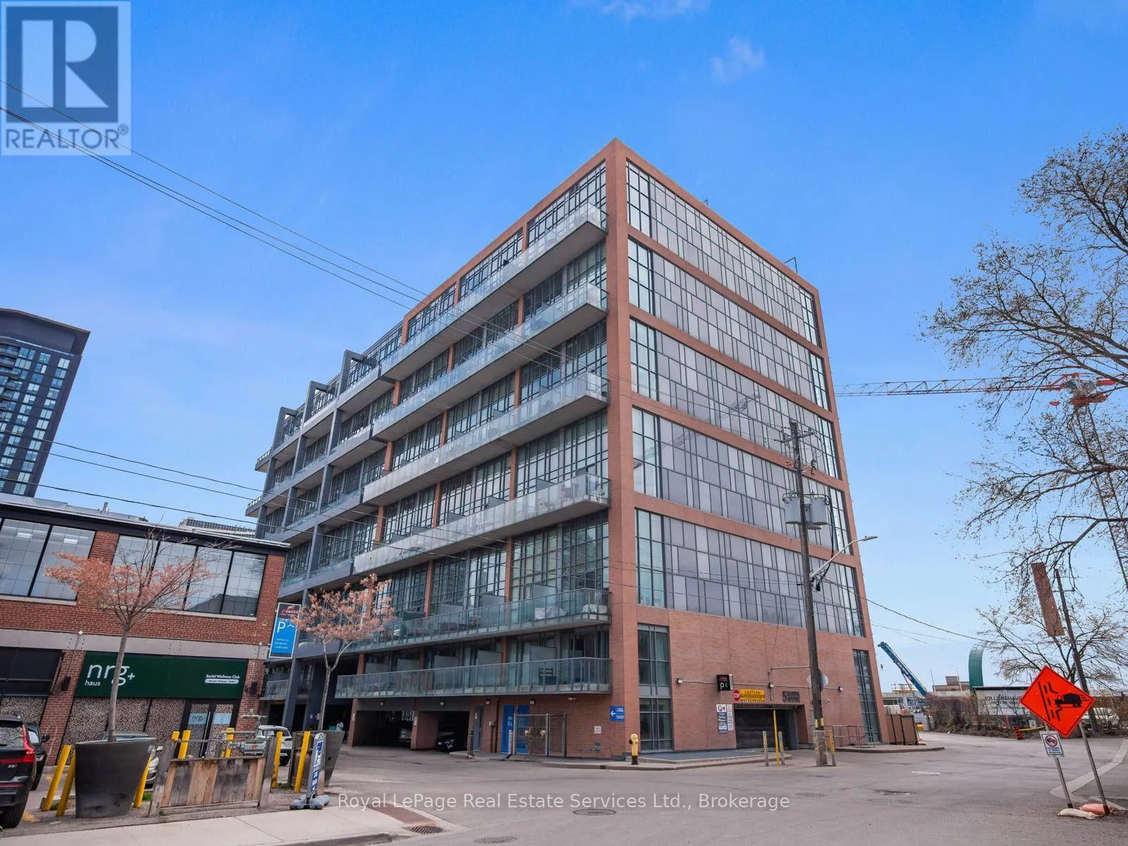 729 - 5 HANNA AVENUE #729
