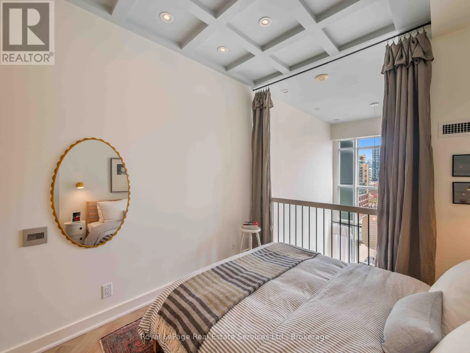 729 - 5 HANNA AVENUE #729