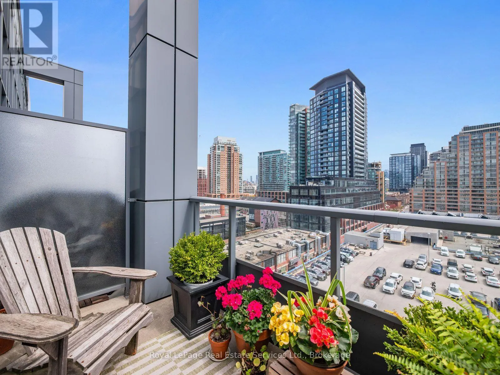 729 - 5 HANNA AVENUE #729