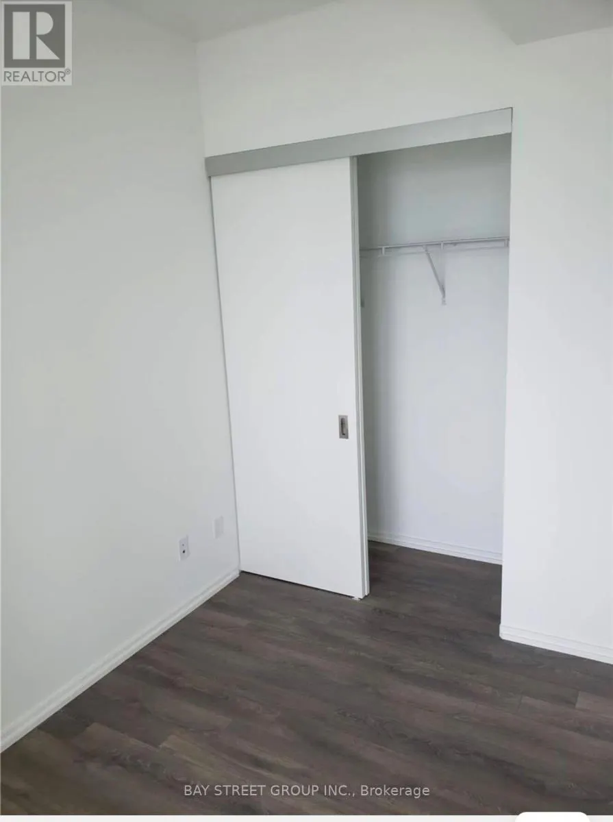 4209 - 197 YONGE STREET