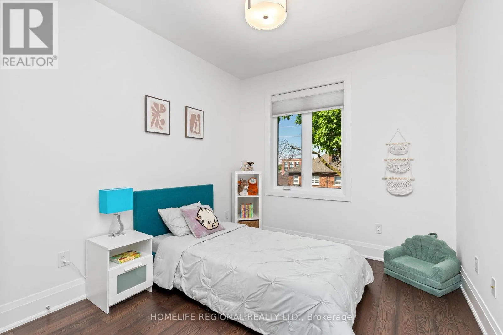 313 ROBINA AVENUE