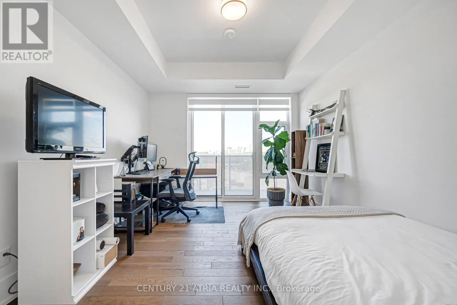 1219 - 25 ADRA GRADO WAY