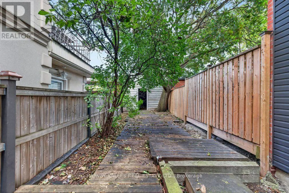483 ROXTON ROAD