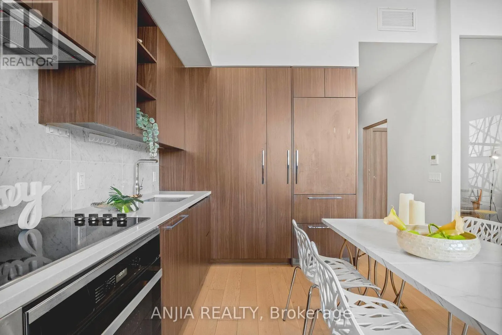 TH607 - 85 MCMAHON DRIVE