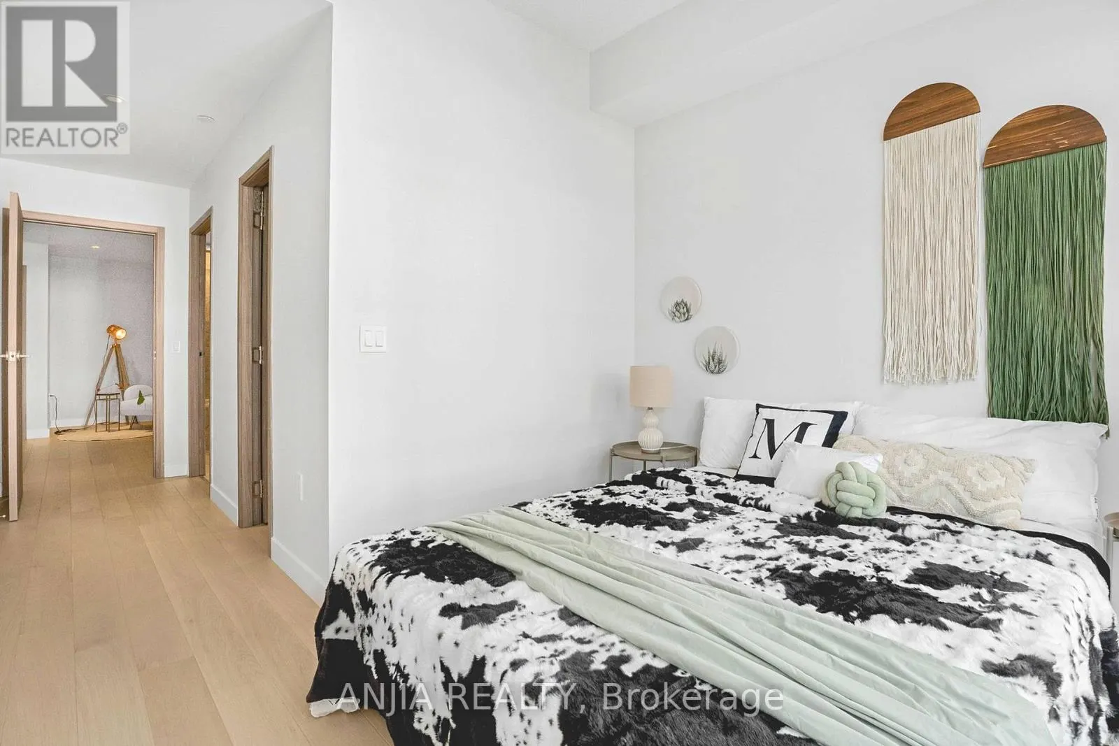 TH607 - 85 MCMAHON DRIVE