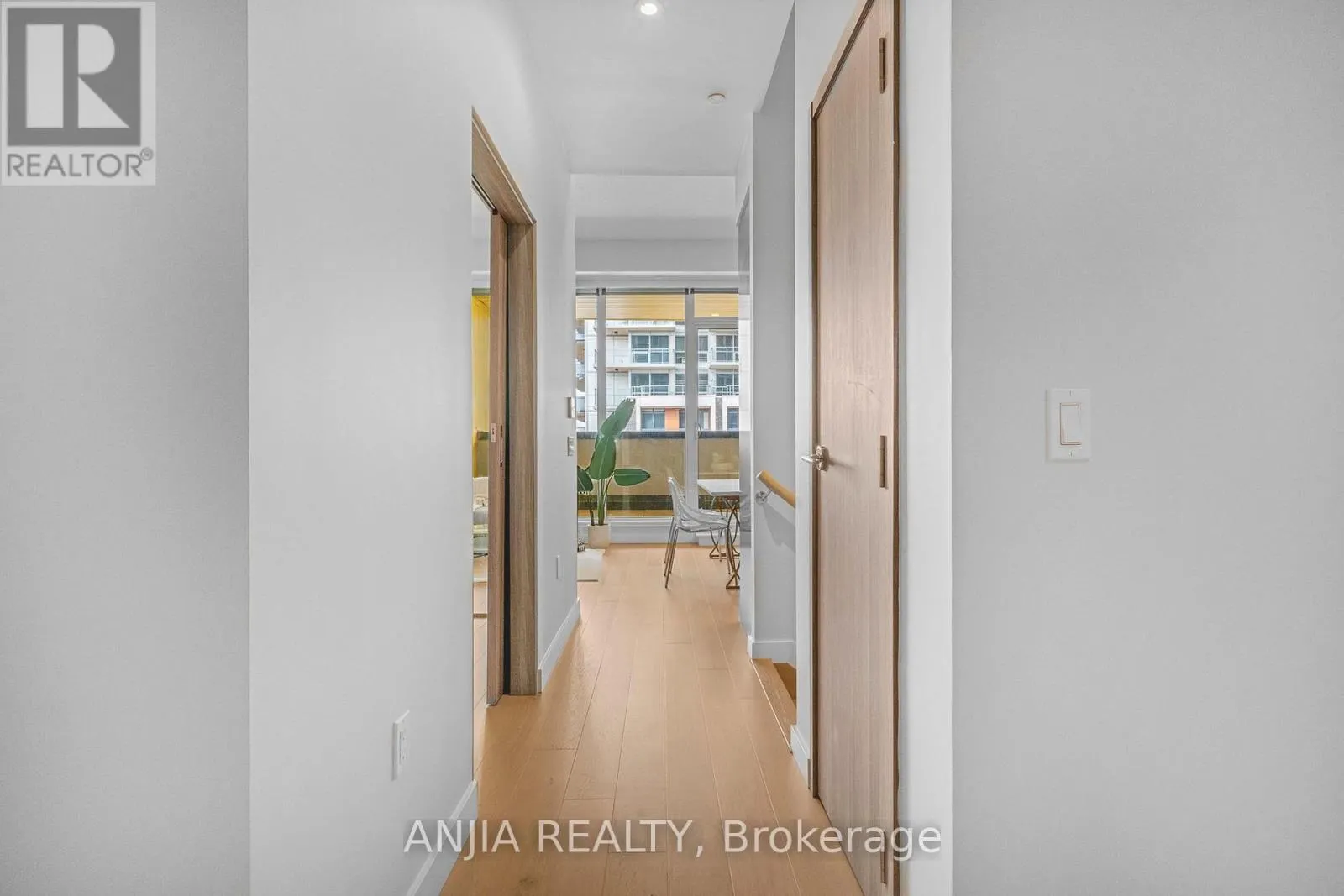 TH607 - 85 MCMAHON DRIVE