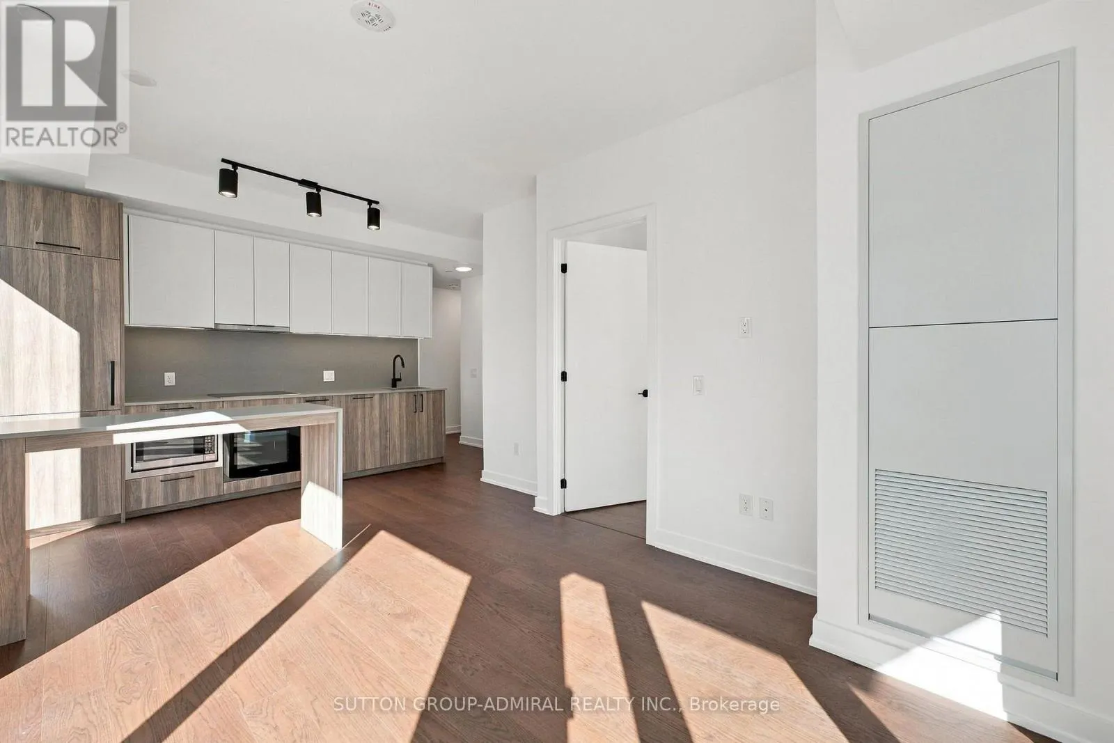 1625 - 89 MONTCLAIR AVENUE
