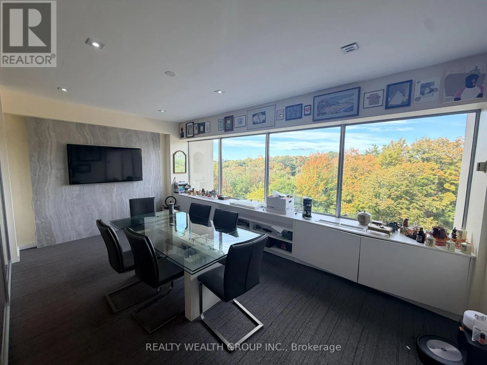 406 - 220 DUNCAN MILL ROAD