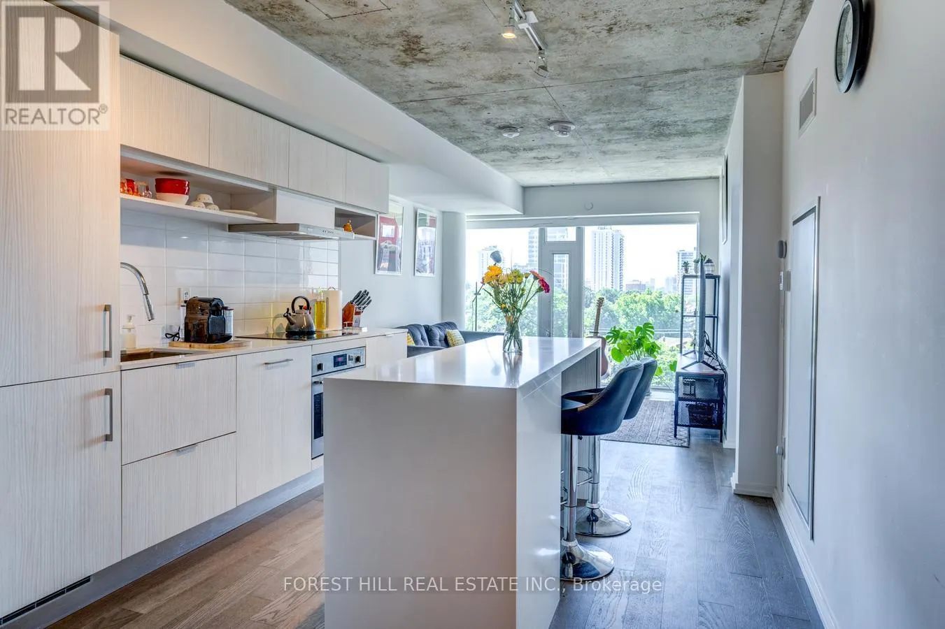 736 - 8 HILLSDALE AVENUE