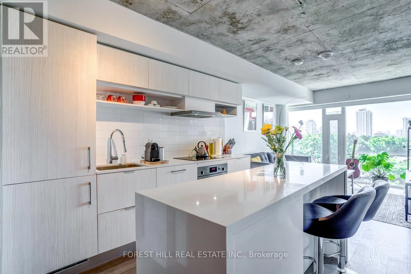 736 - 8 HILLSDALE AVENUE