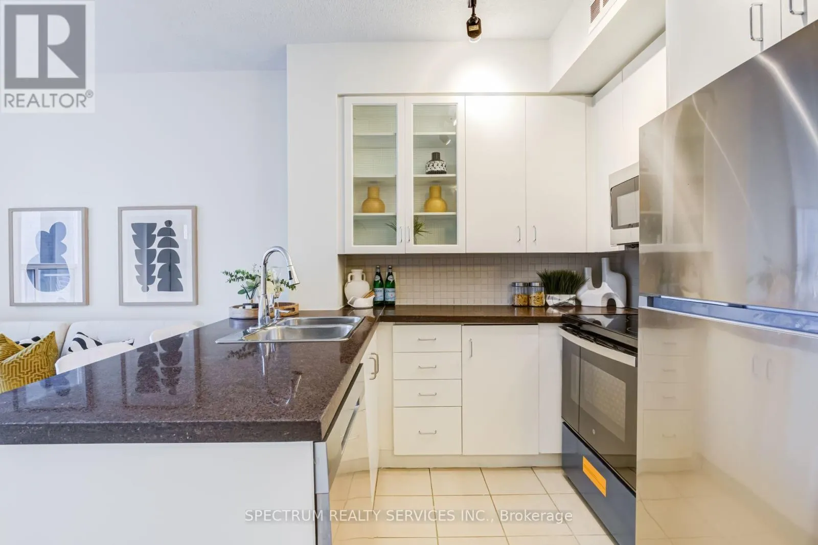 301 - 70 ALEXANDER STREET