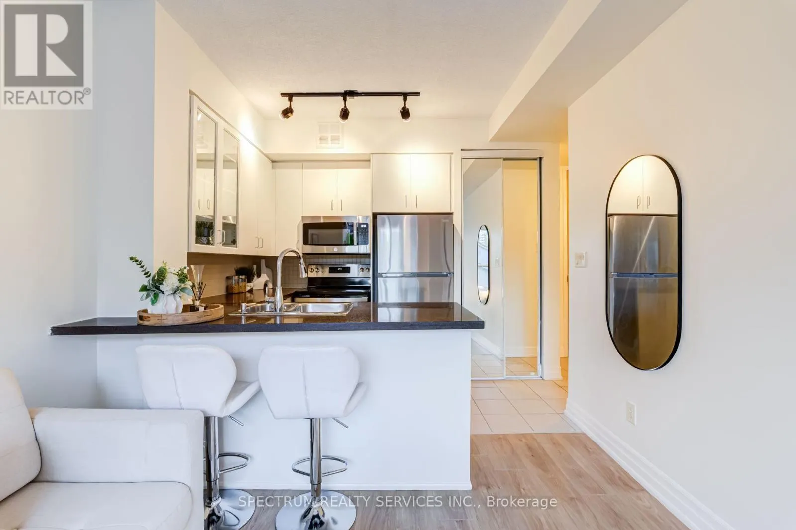 301 - 70 ALEXANDER STREET